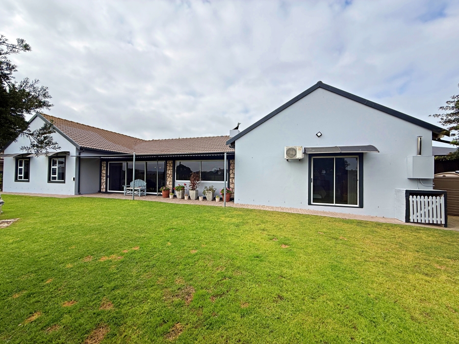 4 Bedroom Property for Sale in Country Club Western Cape